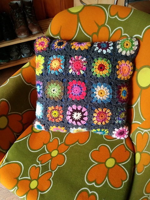 granny square with circle center