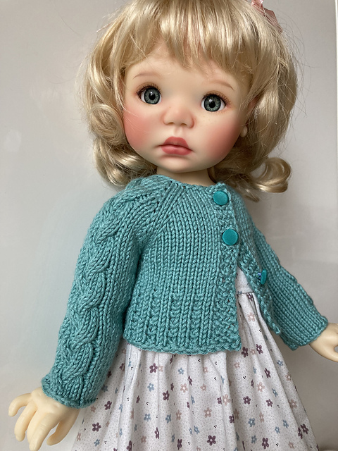 Cabled Sleeve 18" doll Cardi