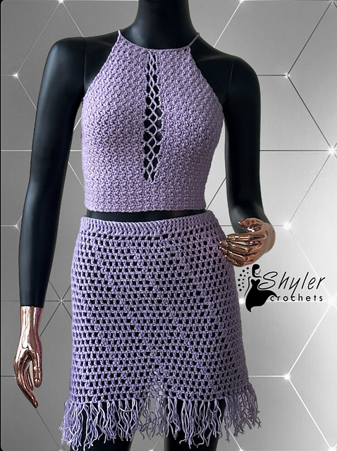 Diagonal stripe mesh skirt