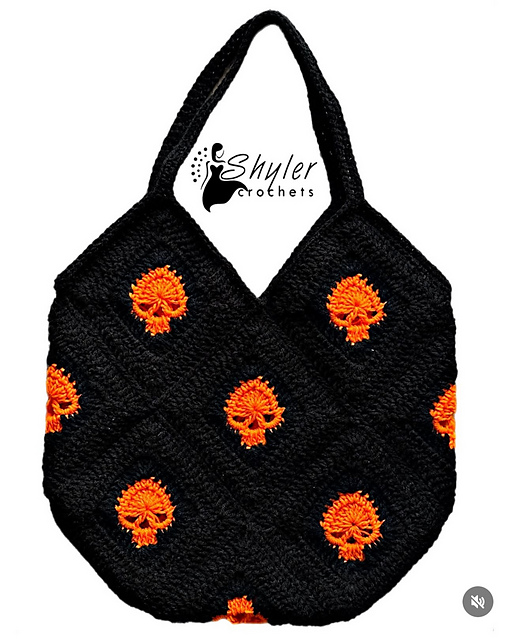 Skull halloween tote bag