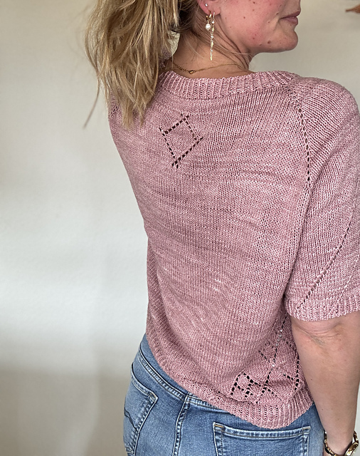 Ravelry: DiamondLine_Tee_Vneck pattern by Majken Siersbæk