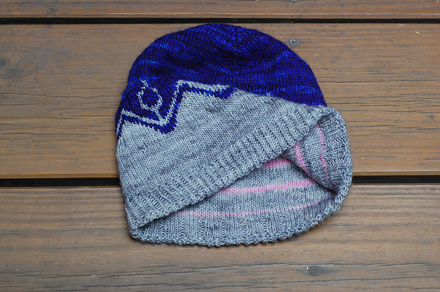 Women's Reversible Slouchy Hat - Fingering