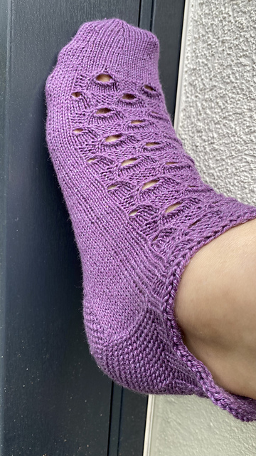 Autobahn A4 Schlagloch Socken