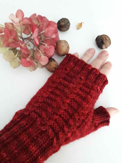 Tieke Fingerless Mitts