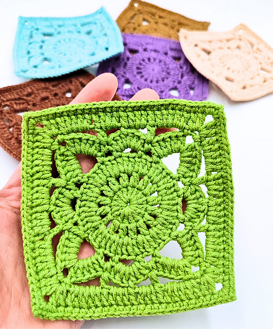 Ravelry: Willow Granny Square pattern by SimpleDaisyCrochet