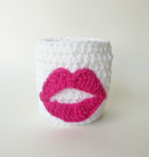Lips & Kisses Applique and Cozy / Koozie
