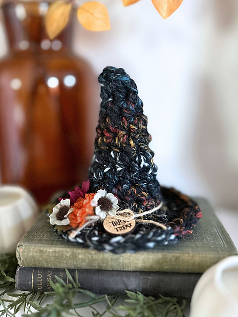 Decorative Halloween Witch Hats 112