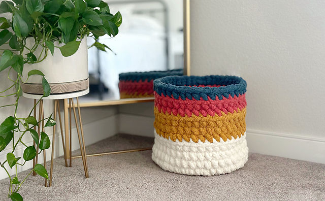 XL Crochet Color Block Basket 106