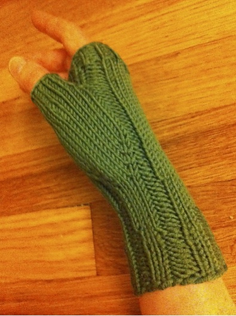It's not that cold ribbed mitts