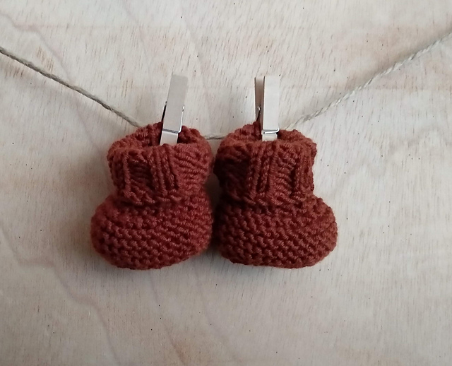Simple Booties for The Oak Folk