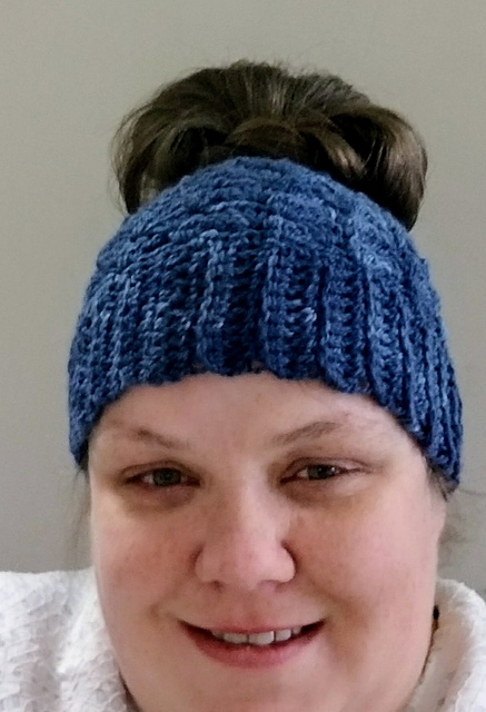 Interlocking Shells Messy Bun Hat