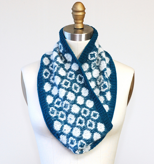 Castille Cowl