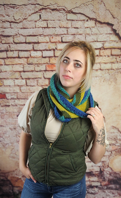 Shoreline Moebius Cowl