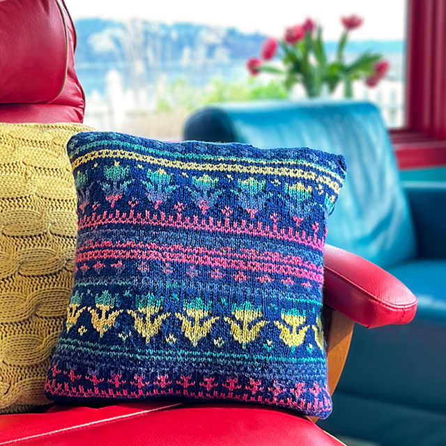 WanderKnit™ - Dutch Lente Cushion