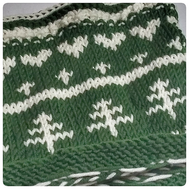 green intarsia cowl