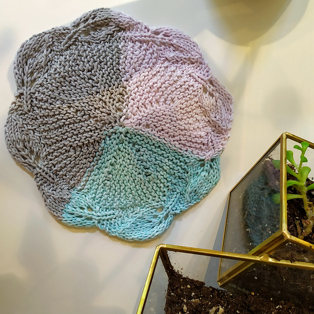Leafy Tribute Dishcloth