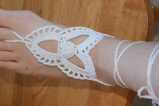 Tri-Loop Barefoot Sandals