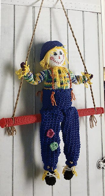 Friendly Scarecrow Door Decoration