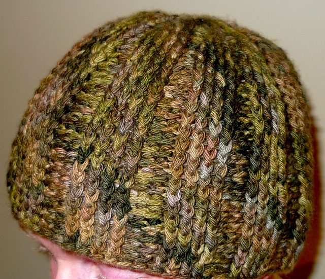 posts all around ribbed hat