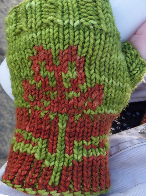 Sprouting Blossom Mitts