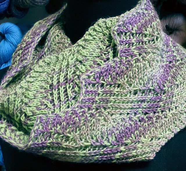 Undulating Waves Cowl
