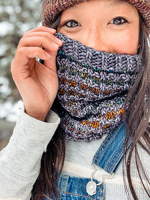 Bee Wild Cowl