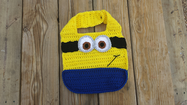 Minion Snack Bib