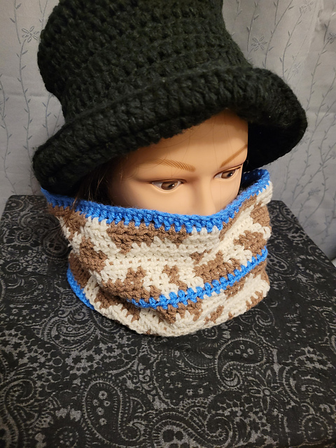 Country Cow Cowl