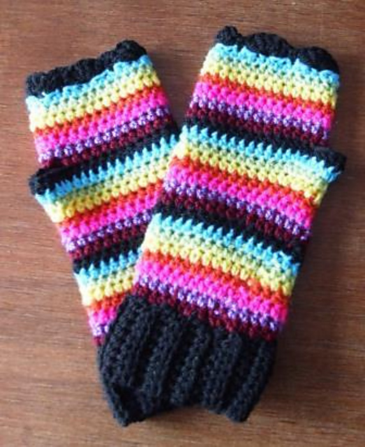 Stripey wrist warmers