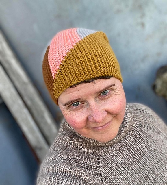 Skári prjónuð