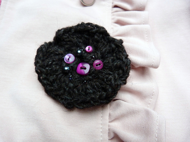 Easy Peasy Brooch