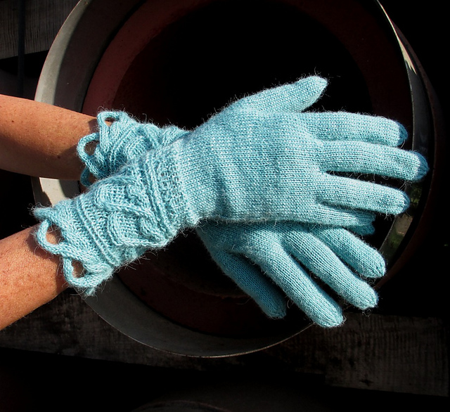 Feelin' Loopy Gloves