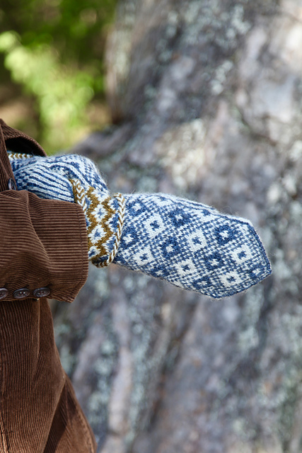 Tradition Mittens