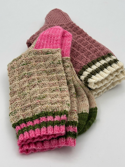Triangle & stripes socks