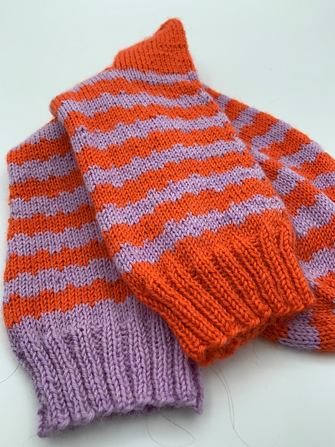 Swinging stripes socks