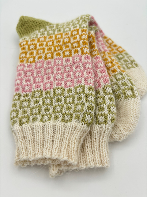 Block in block socks