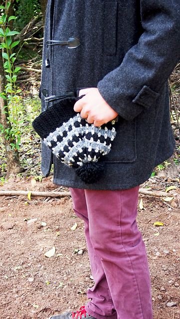 TRICOLOUR BLOCK STITCH HAT