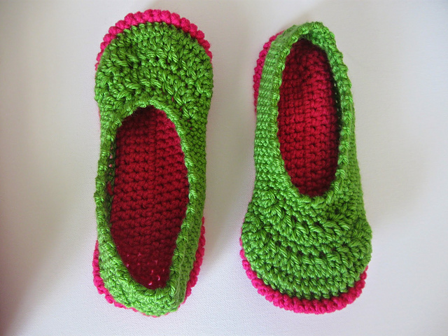 Easy slippers: crochet-style - "B"