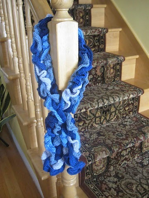 Curly scarf