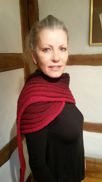 Edgy stretchy "trisca"