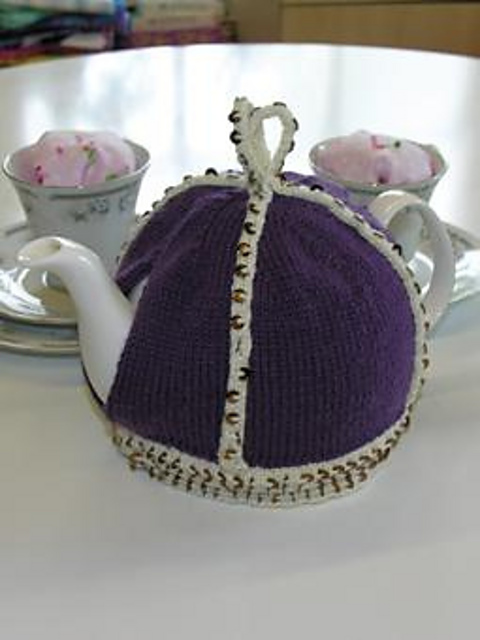 Crown Tea Cosy
