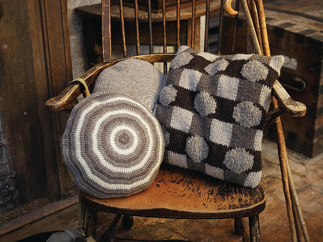 Plain and Striped Circular Cushion - DK