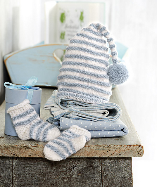 R0125 Baby Booties