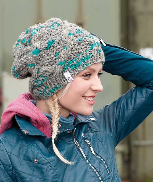 S8598 Woman’s Cap with Cable Pattern/Mütze