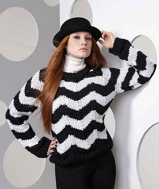2143 Chevron Striped Pullover