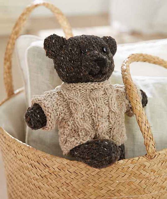 S8619 - Bear with Cabled Sweater