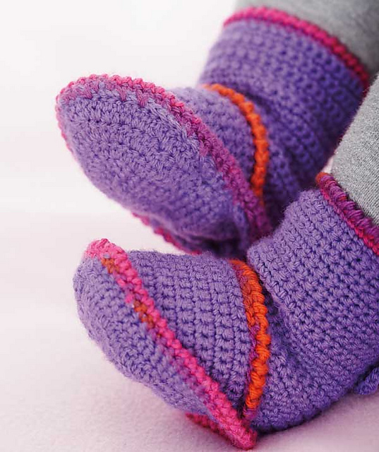 S8648 Crocheted Boot-ees