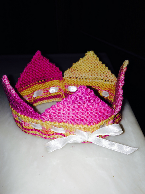 Infant Knit Crown