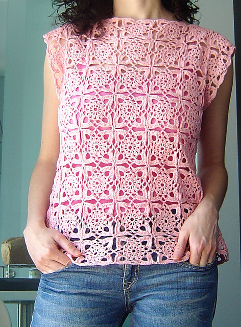 2026 - Ladies Top with Crochet Squares