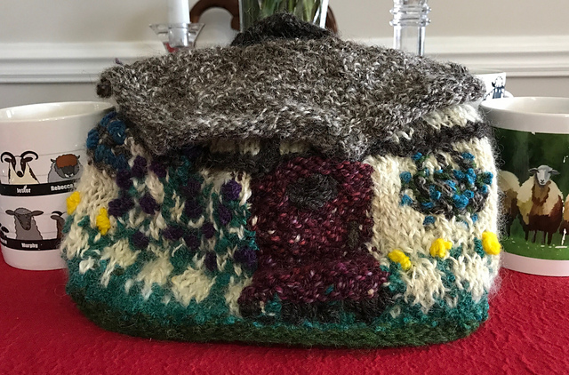 Thatched Cottage Tea Cozy